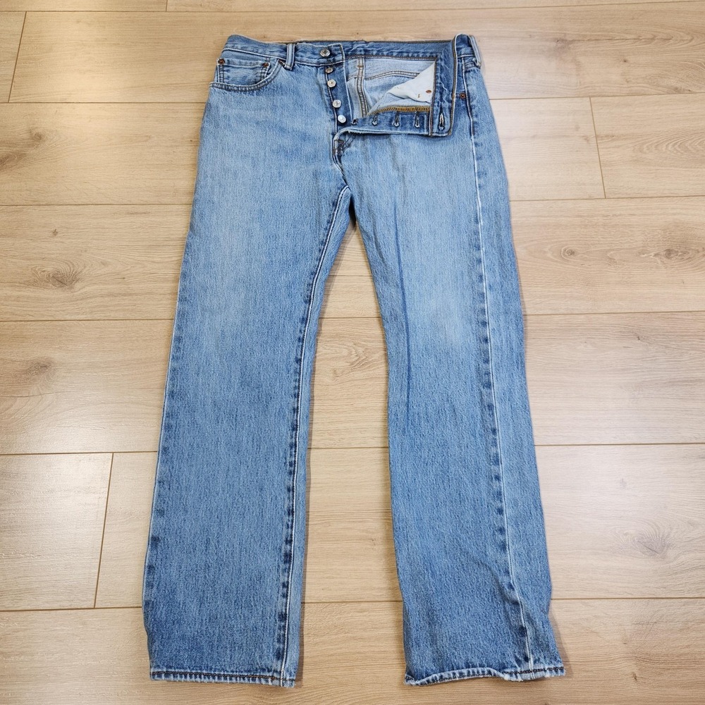 Levis 501 Jeans Mens 32x30 Blue Light Wash Button Fly Straight Denim Casual